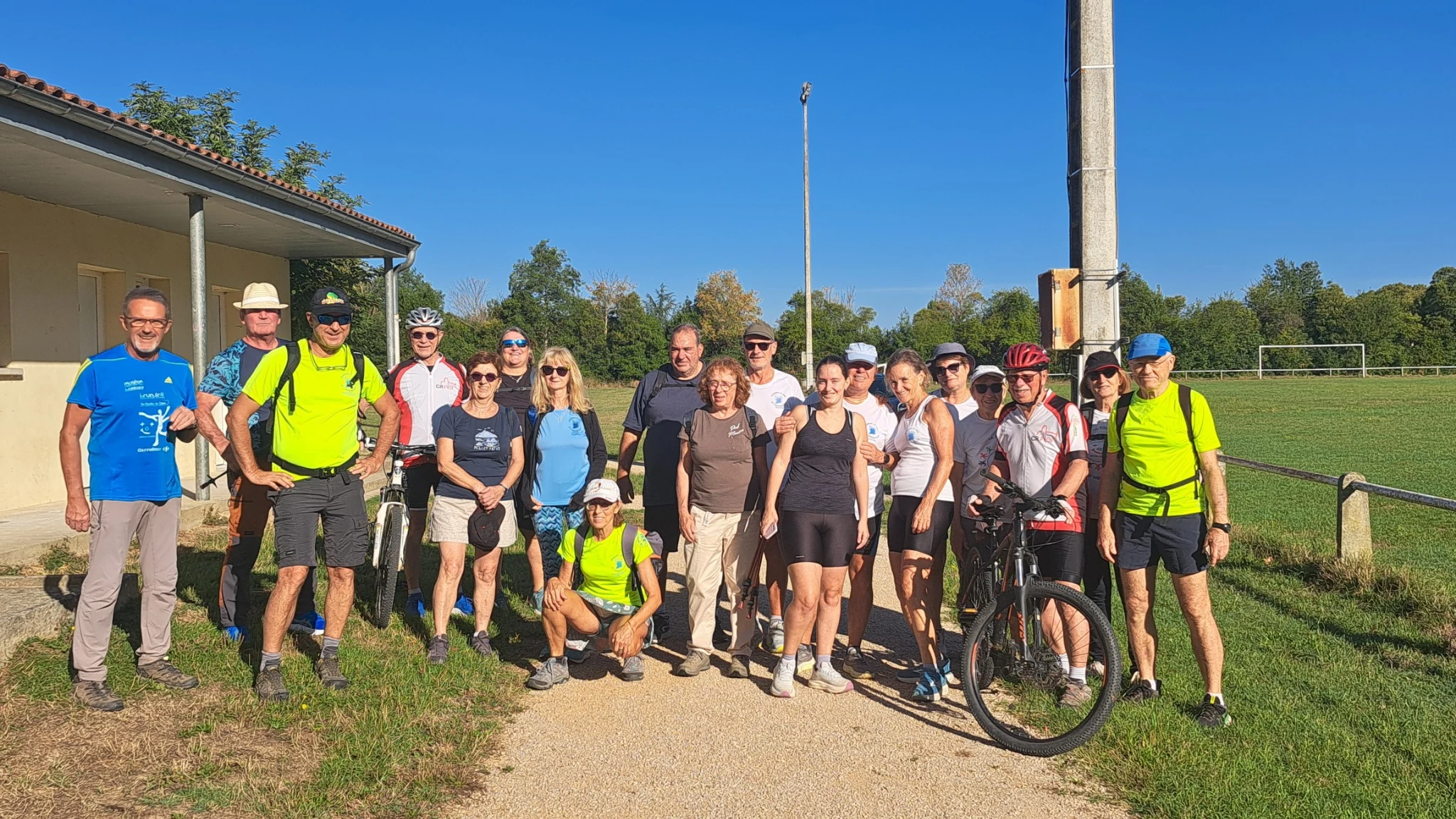 Photo de groupe des adhérents de l’ACFA Toulouse à Donneville lors de la fête 2026