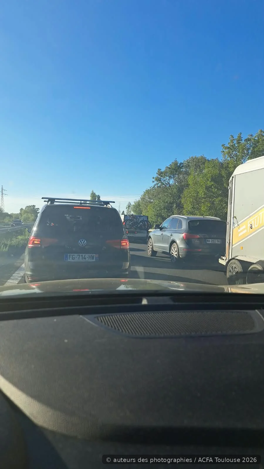 Embouteillages sur la route du retour après le week-end ACFA en Catalogne
