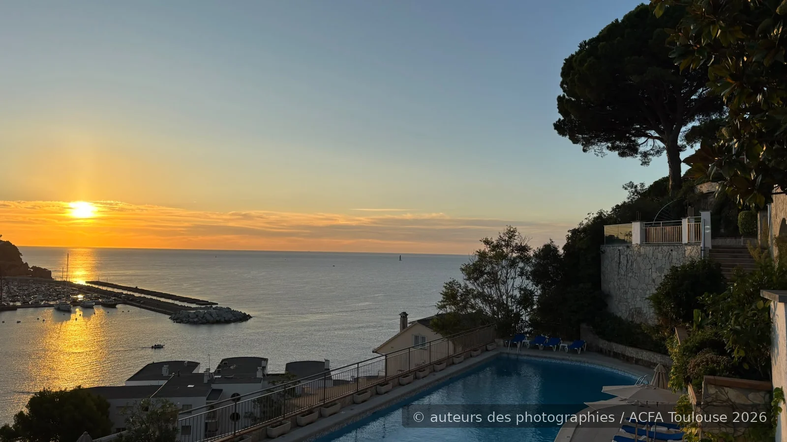 Lever de soleil sur Sant Feliu de Guíxols avant la sortie vélo ACFA